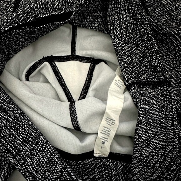 •LULULEMON/Black + White Rare Leggings/4• - Picture 5 of 7
